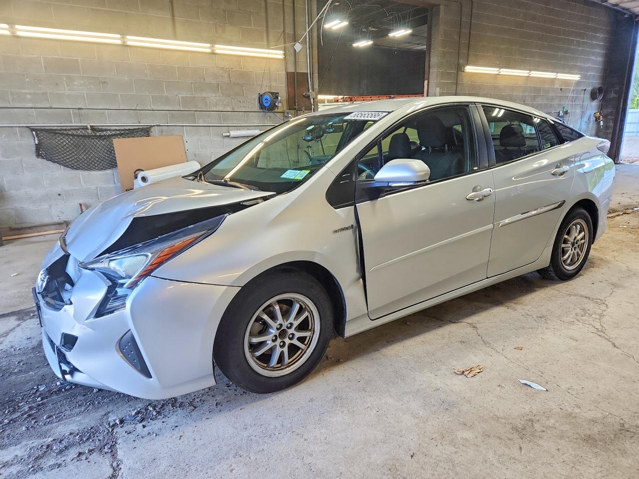 2016 TOYOTA PRIUS One/Two