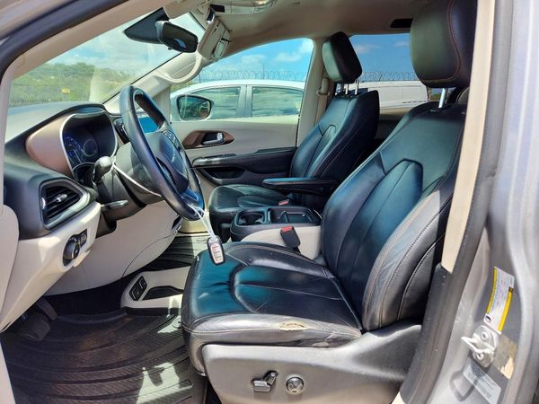 2017 CHRYSLER PACIFICA