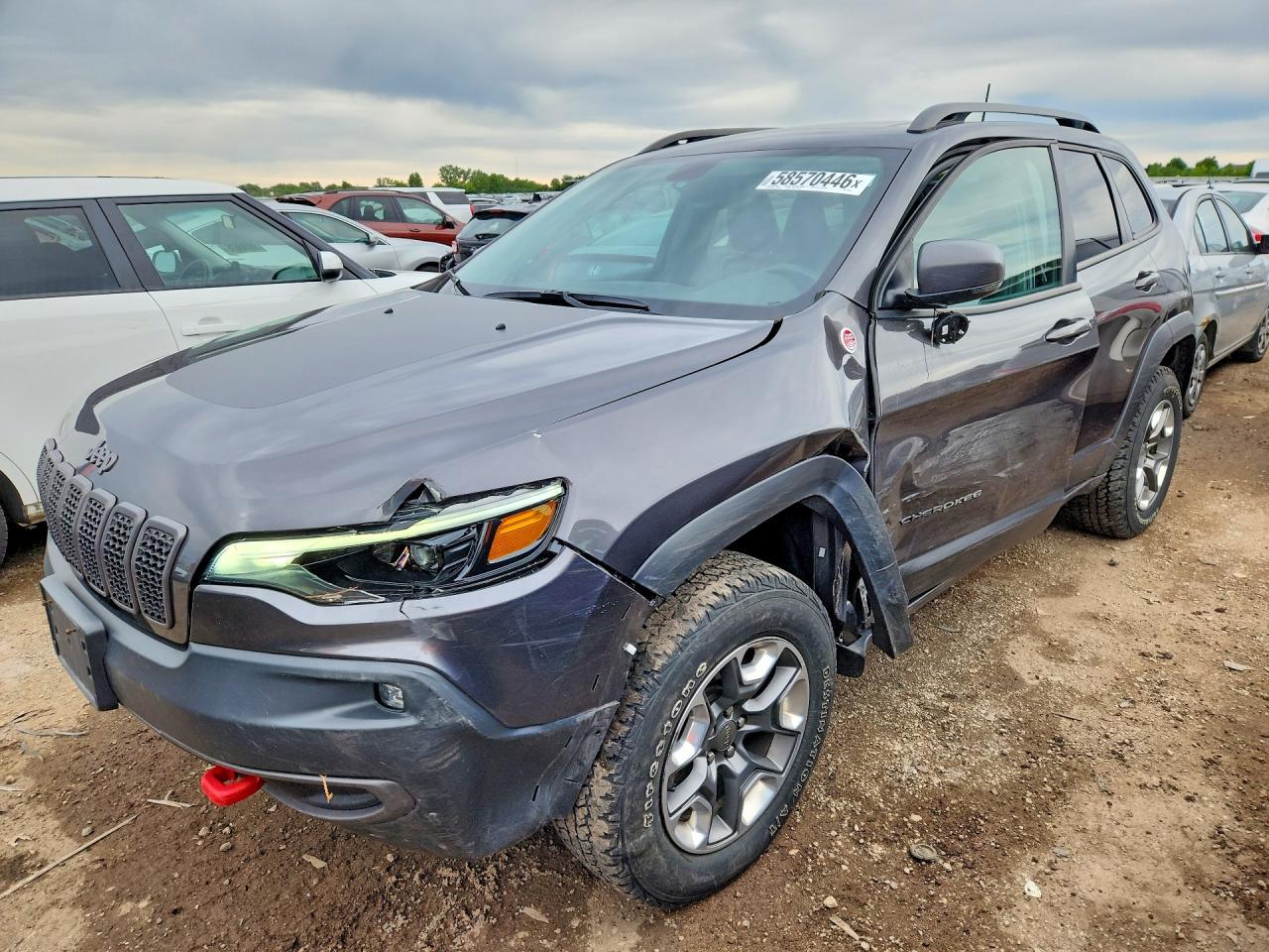 2019 JEEP CHEROKEE Trailhawk — Front 3/4