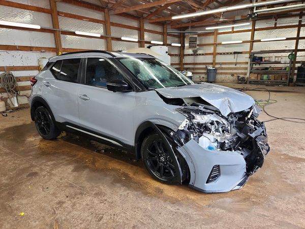 2024 NISSAN KICKS SR
