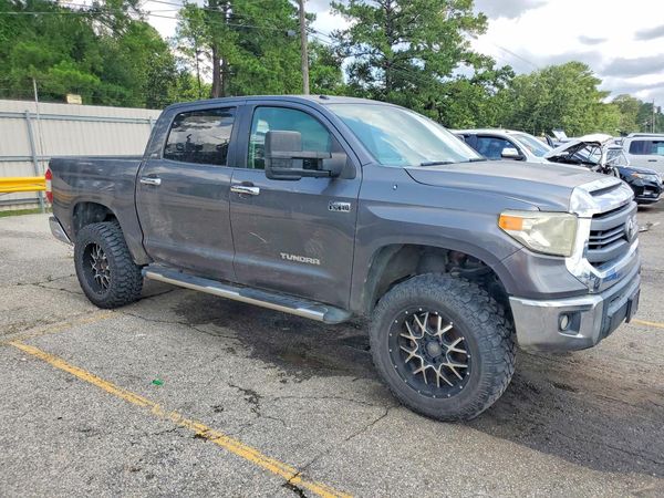 2014 TOYOTA TUNDRA SR5 — Passenger 3/4