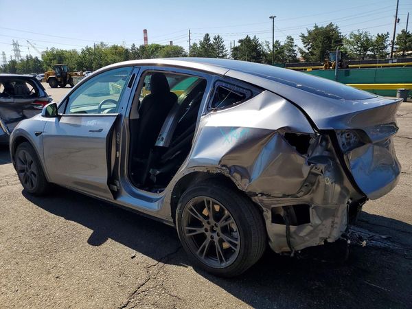 2024 TESLA MODEL Y