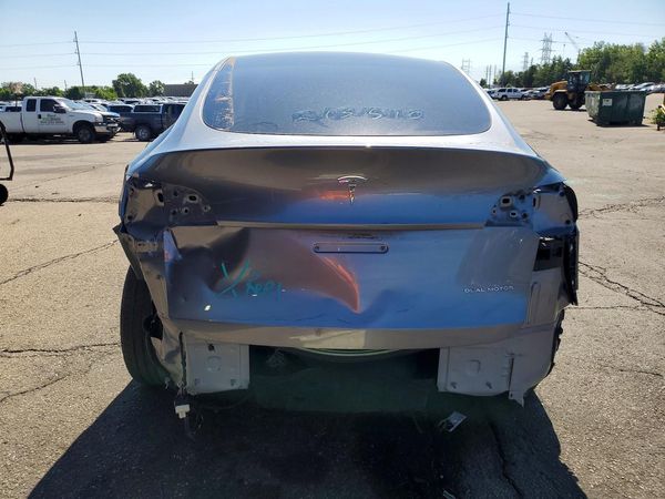 2024 TESLA MODEL Y