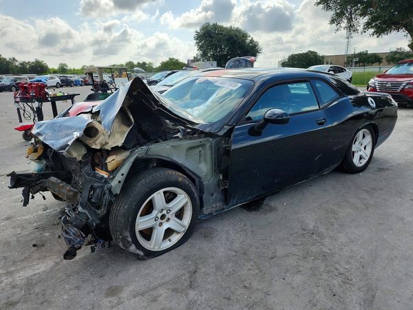 2013 DODGE CHALLENGER Base