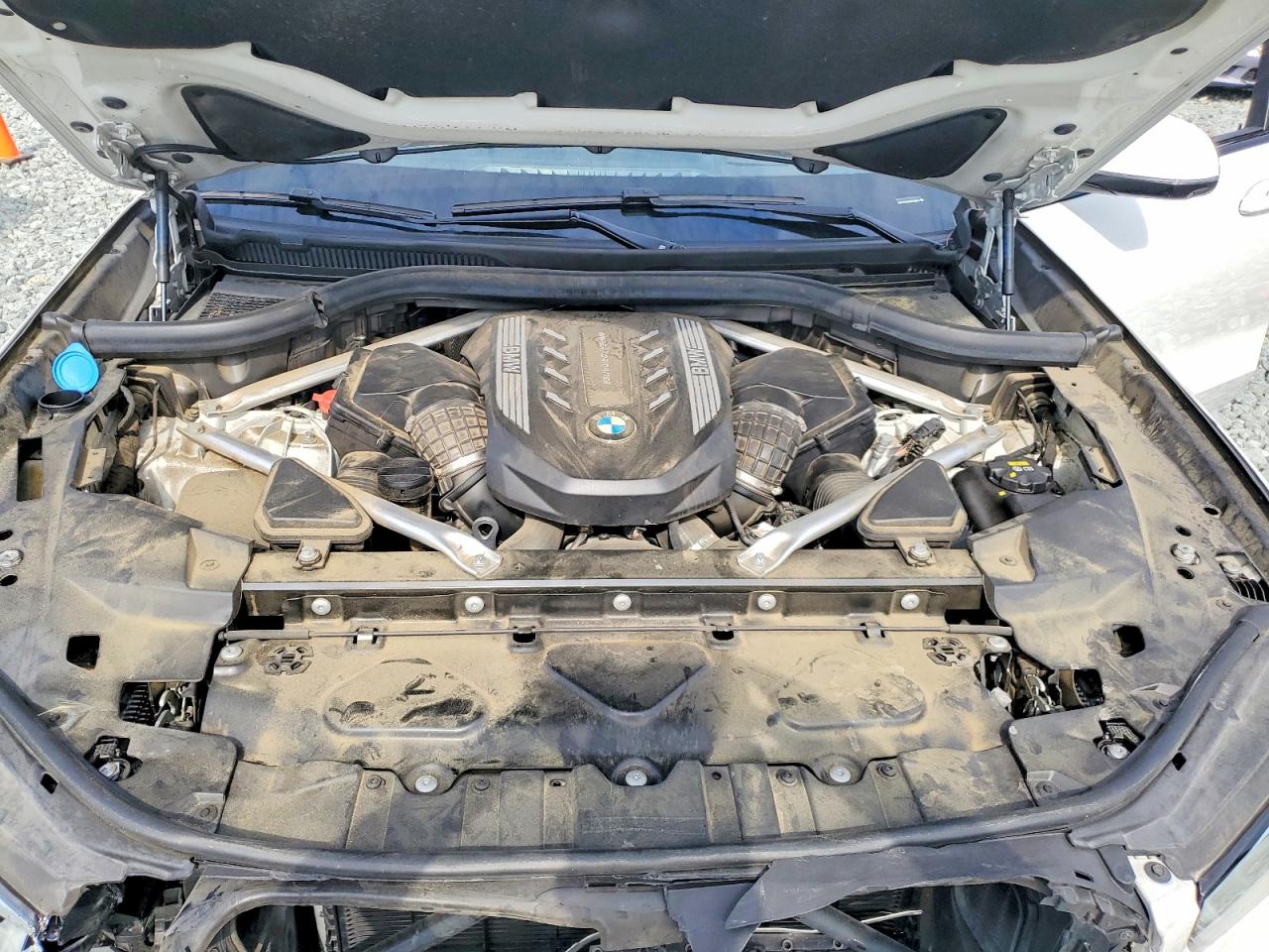 2022 BMW X5 M50i