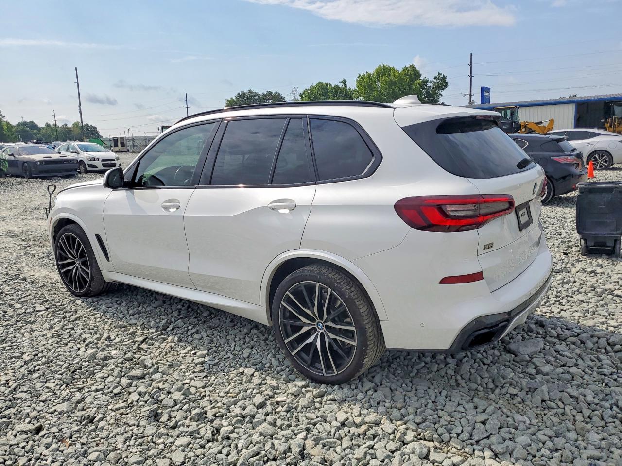 2022 BMW X5 M50i