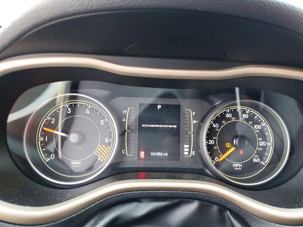 2015 JEEP CHEROKEE LATITUDE 4X4