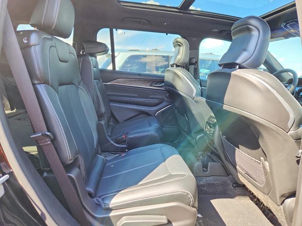 2025 JEEP GRAND CHEROKEE Overland