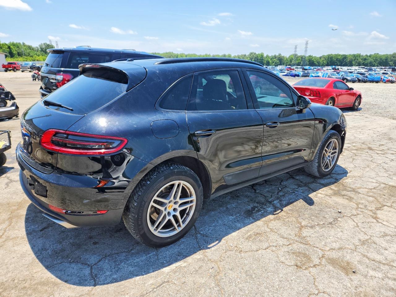 2018 PORSCHE MACAN