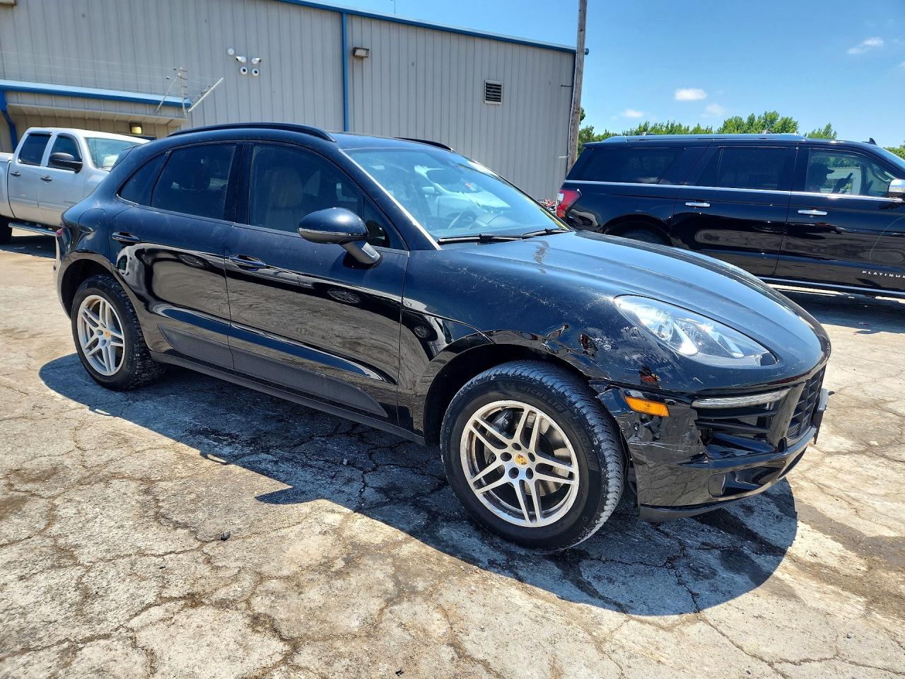 2018 PORSCHE MACAN