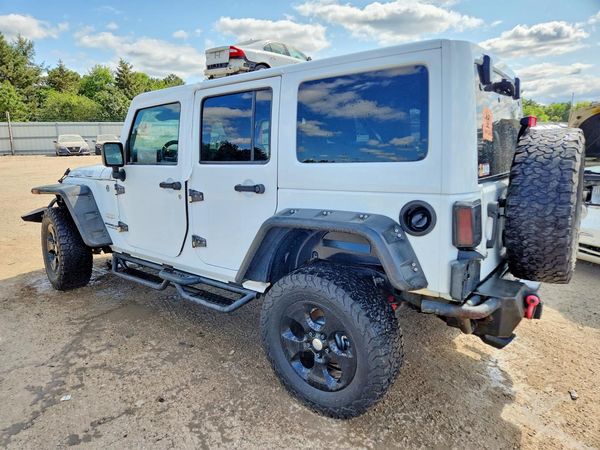 2015 JEEP WRANGLER UNLIMITED SAHARA 4X4