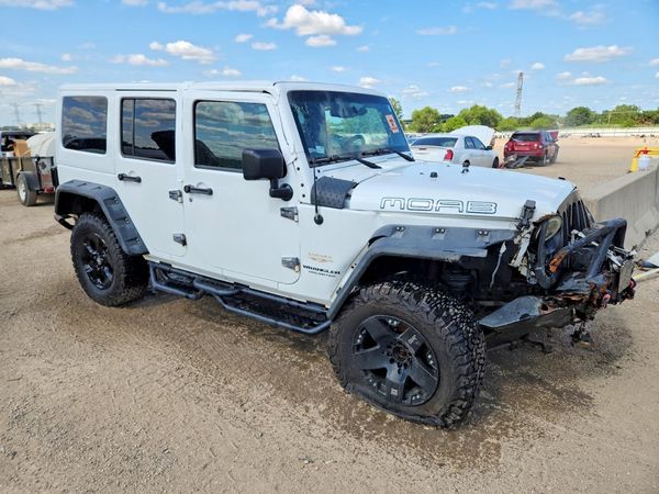2015 JEEP WRANGLER UNLIMITED SAHARA 4X4