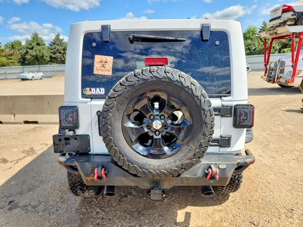2015 JEEP WRANGLER UNLIMITED SAHARA 4X4