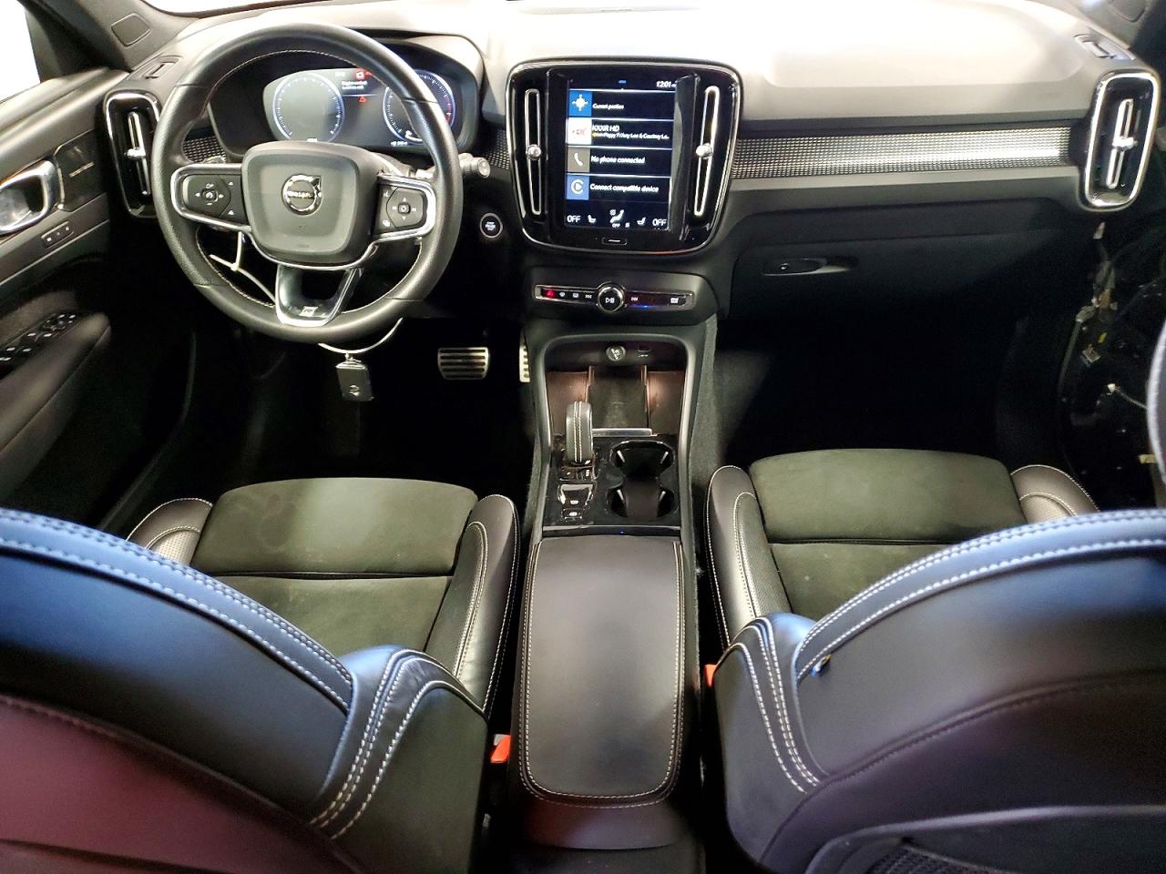 2019 VOLVO XC40 R-Design