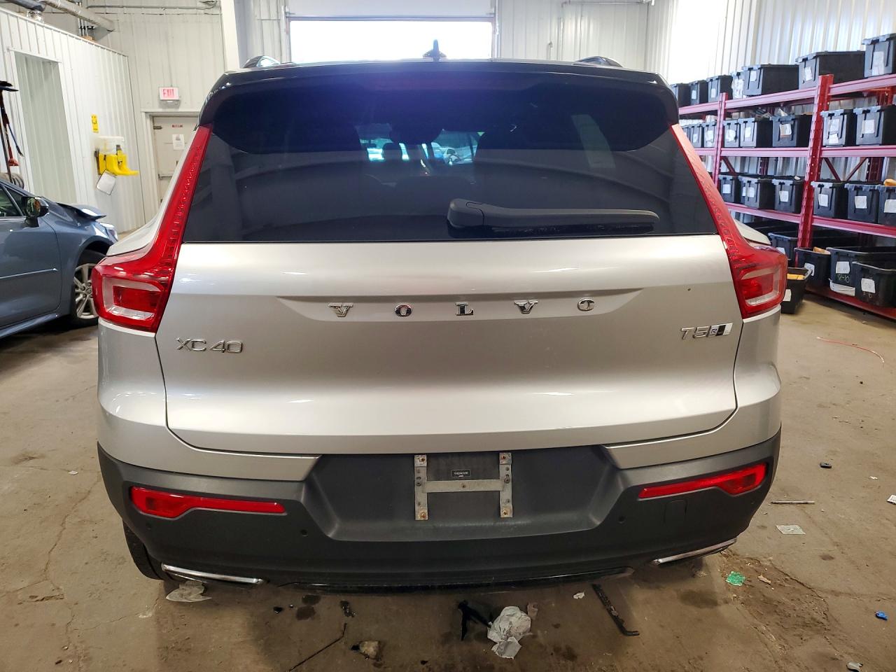 2019 VOLVO XC40 R-Design