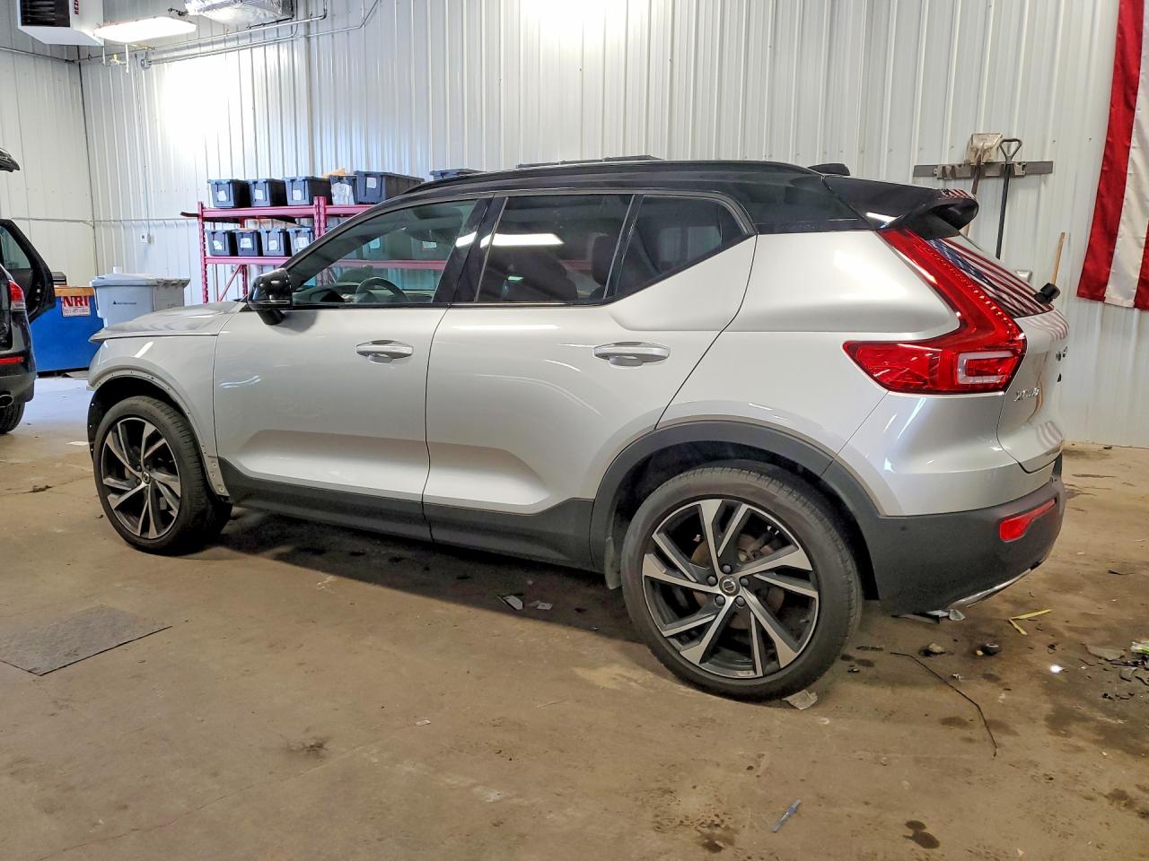 2019 VOLVO XC40 R-Design