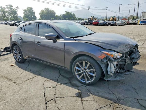 2018 MAZDA 3 Touring