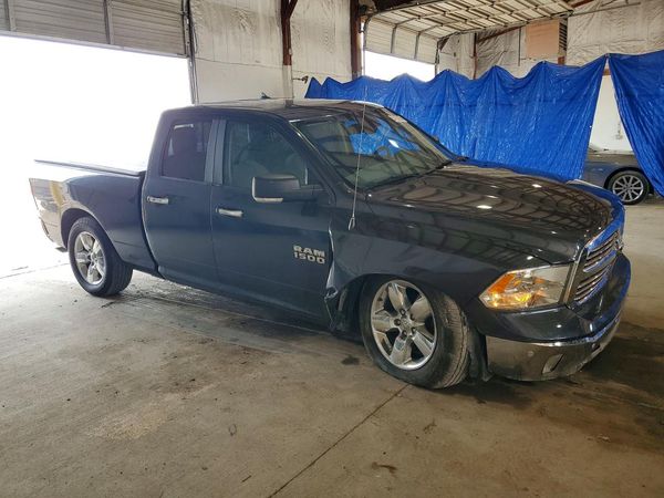 2018 RAM 1500 SLT QUAD CAB 4X4