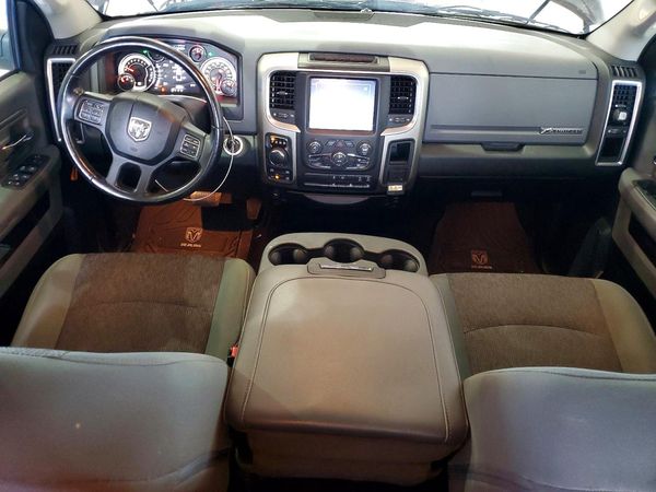 2018 RAM 1500 SLT QUAD CAB 4X4