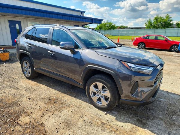 2024 TOYOTA RAV4 XLE