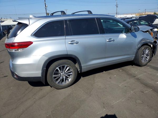2018 TOYOTA HIGHLANDER SE/XLE