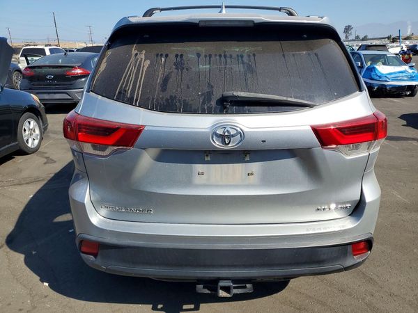 2018 TOYOTA HIGHLANDER SE/XLE