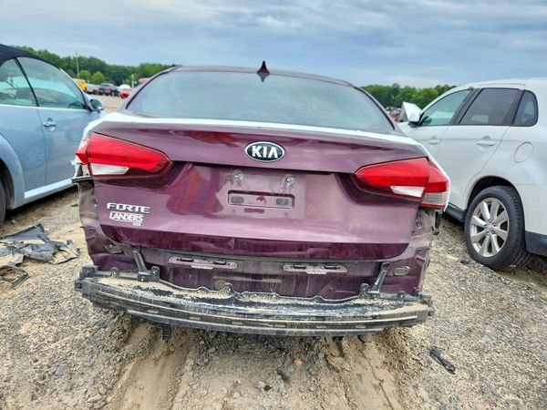 2018 KIA FORTE LX Base
