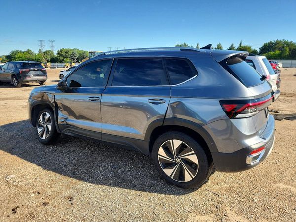 2025 VOLKSWAGEN TAOS 4Motion SE
