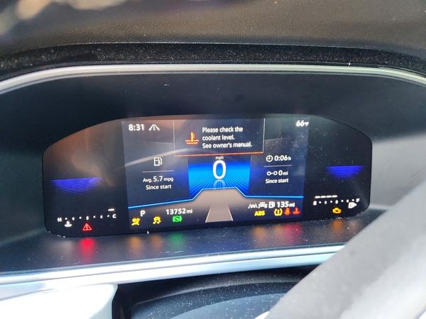 2025 VOLKSWAGEN TAOS 4Motion SE