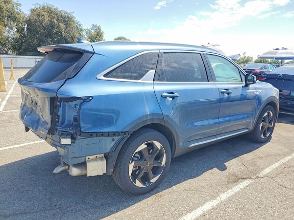 2025 KIA SORENTO