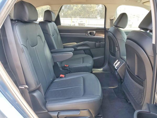 2025 KIA SORENTO