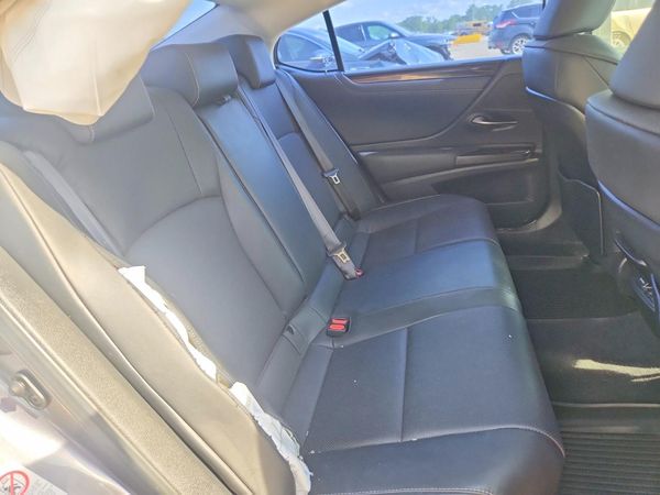 2019 LEXUS ES 300h