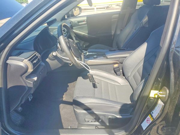 2018 LEXUS IS 300