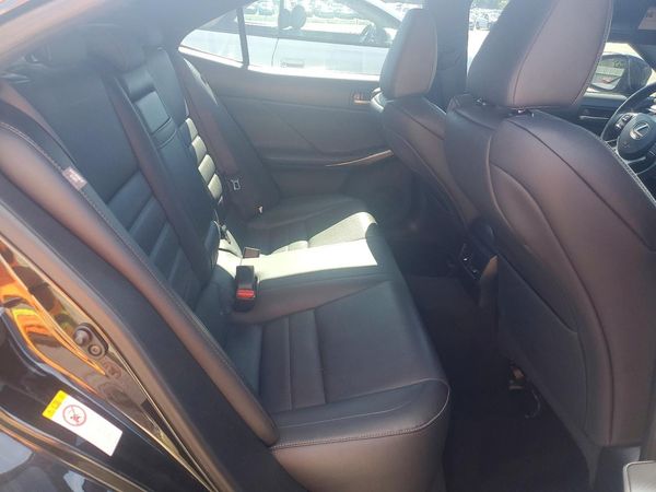 2018 LEXUS IS 300