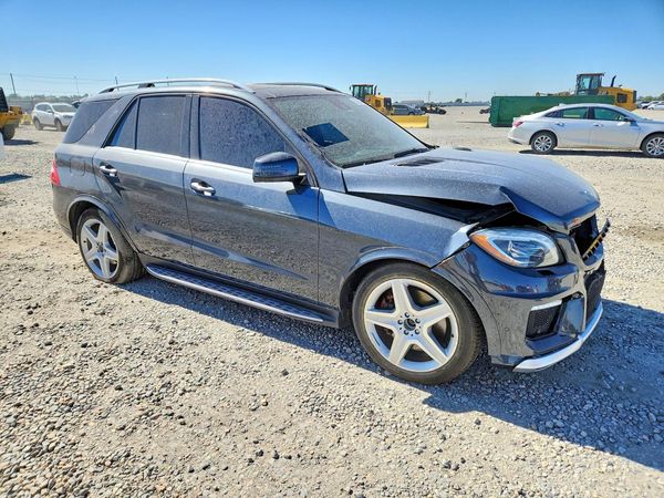 2014 MERCEDES-BENZ ML ML550 4-MATIC
