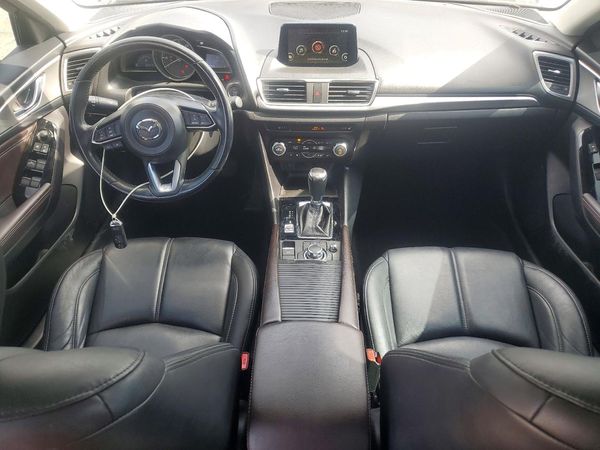 2018 MAZDA 3 Touring