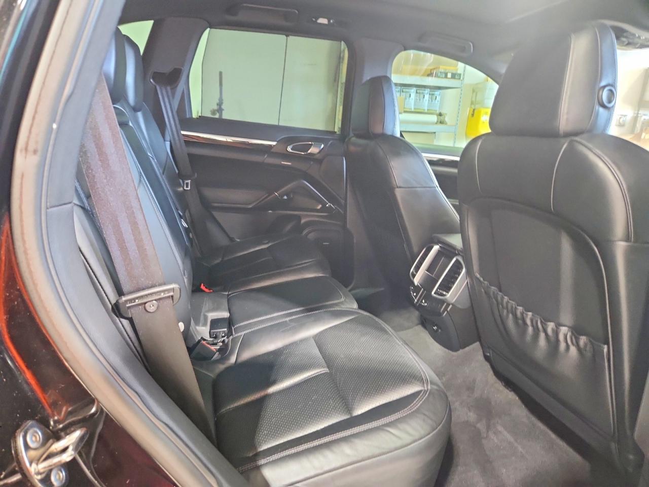 2011 PORSCHE CAYENNE