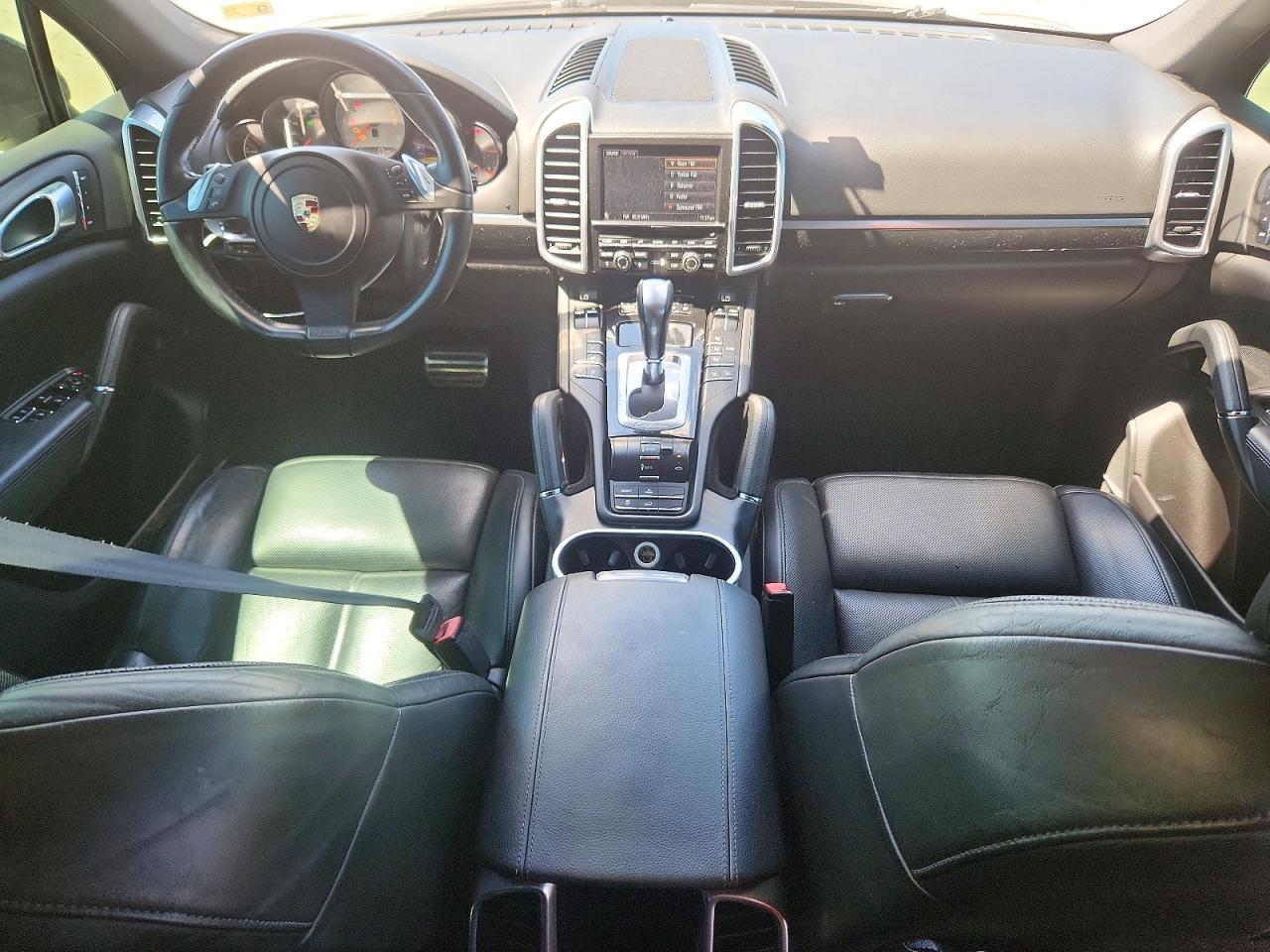 2011 PORSCHE CAYENNE