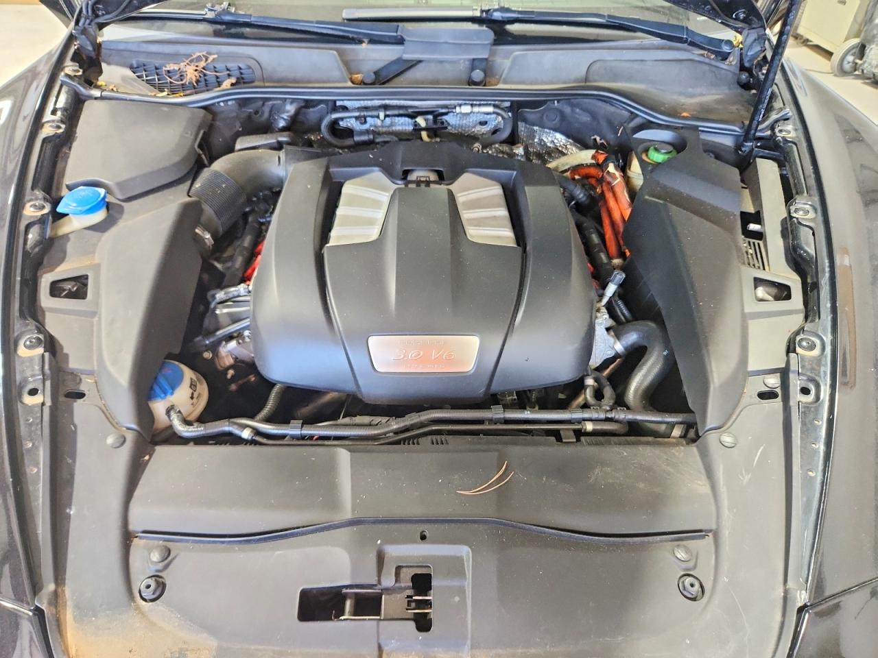 2011 PORSCHE CAYENNE