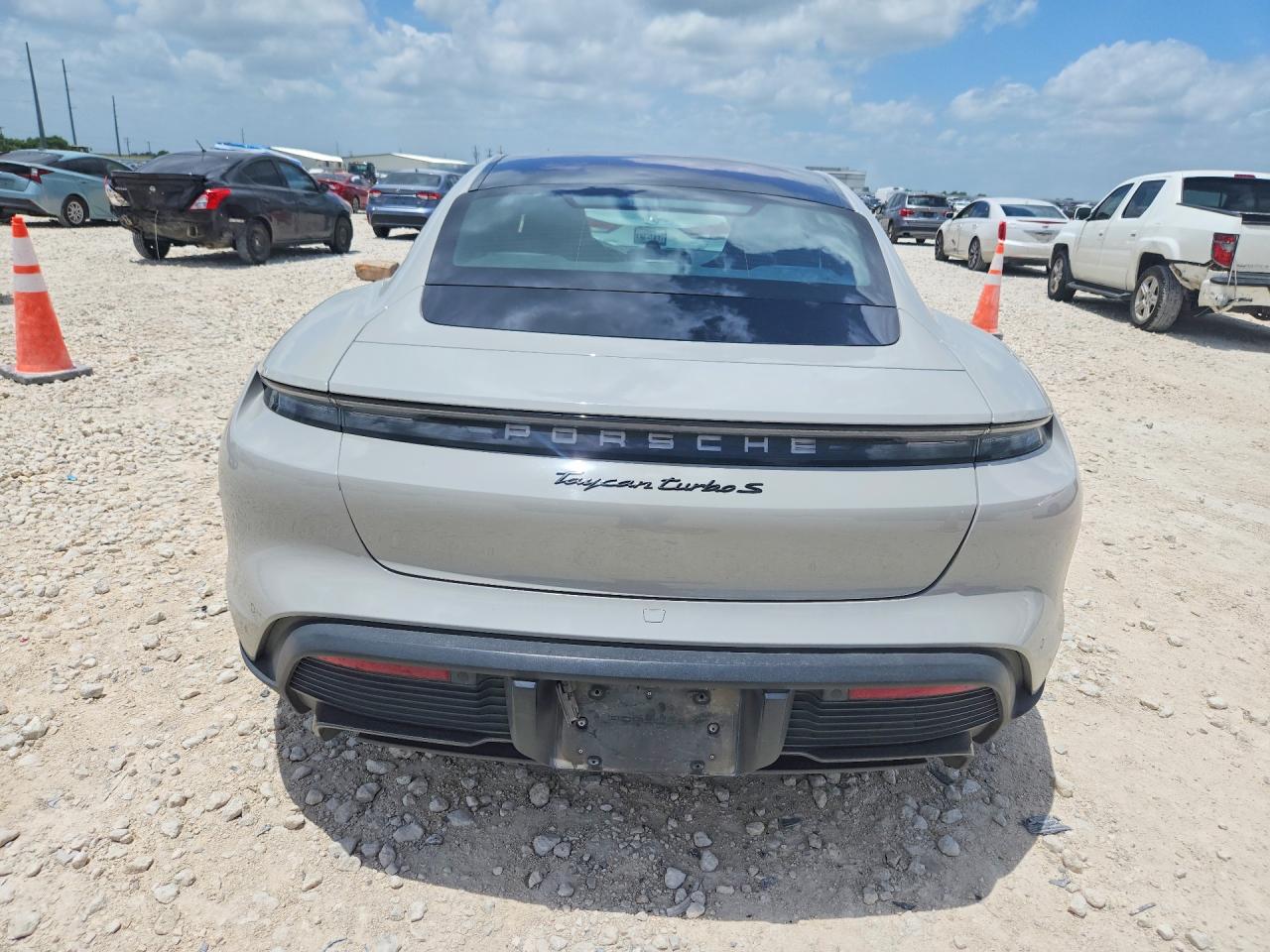 2021 PORSCHE TAYCAN Turbo / Turbo S