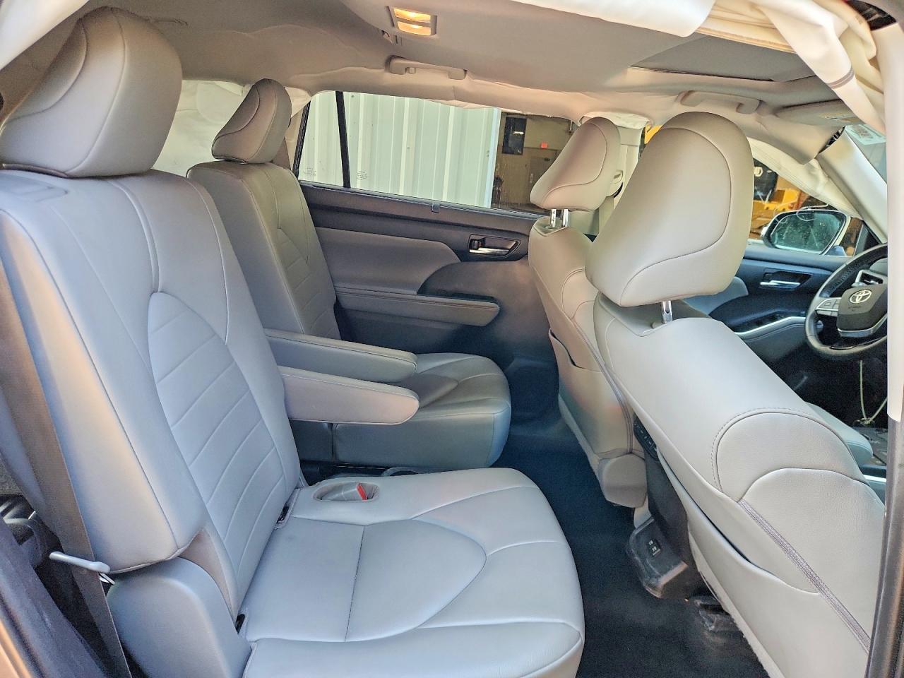 2020 TOYOTA HIGHLANDER XLE Nav