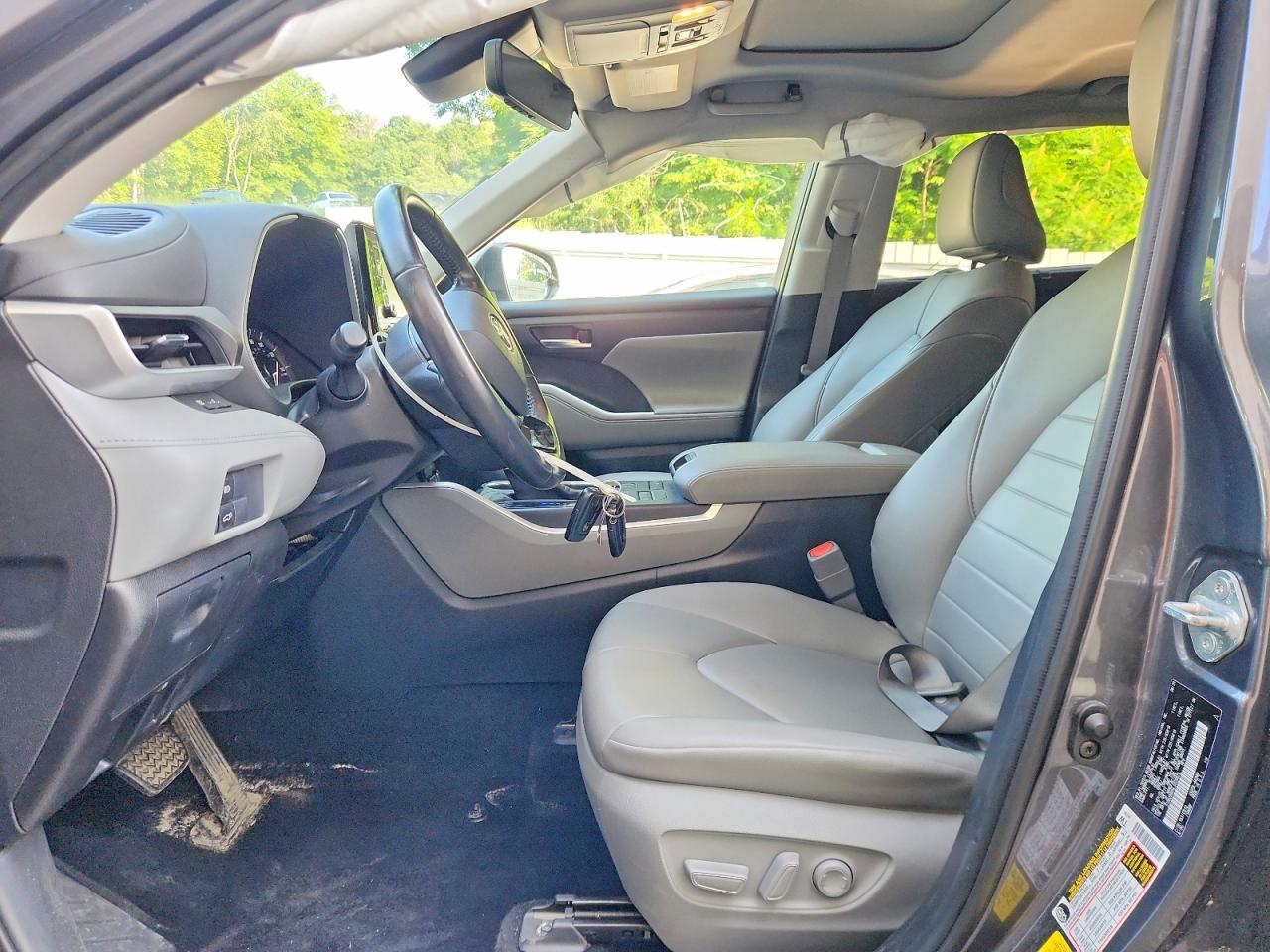 2020 TOYOTA HIGHLANDER XLE Nav