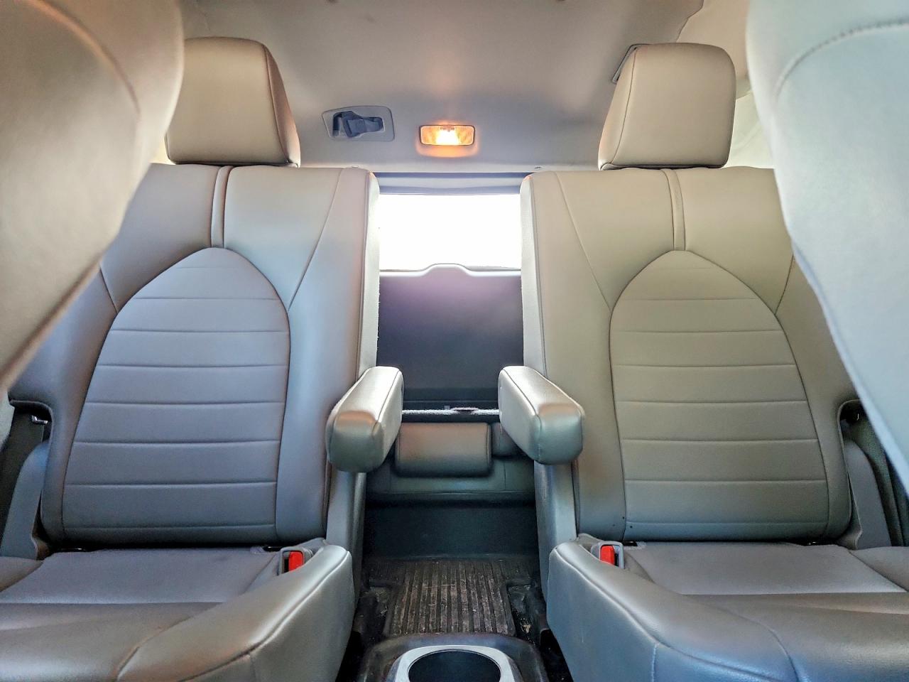 2020 TOYOTA HIGHLANDER XLE Nav