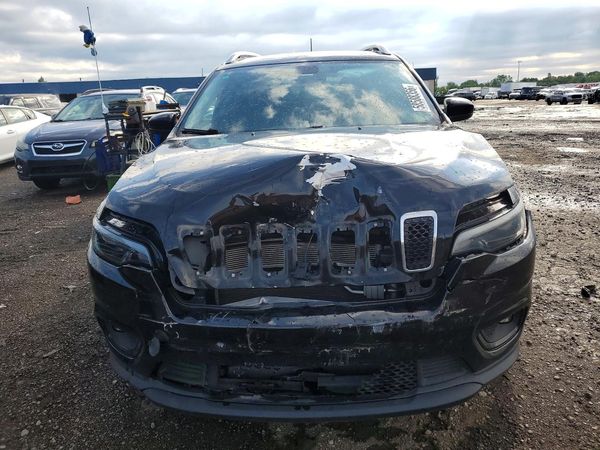 2019 JEEP CHEROKEE LATITUDE FWD