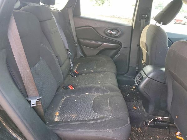 2019 JEEP CHEROKEE LATITUDE FWD