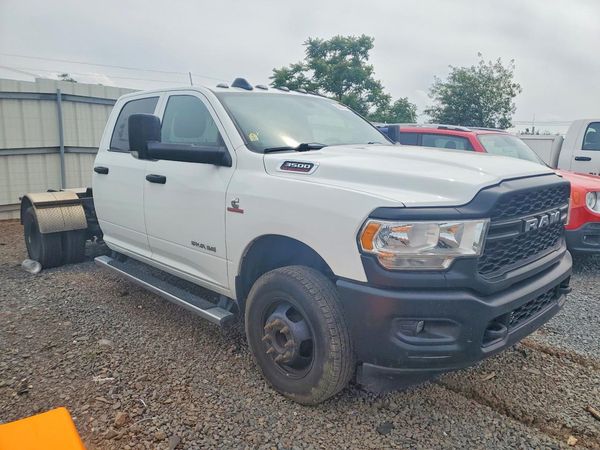 2022 RAM 3500 CREW CAB CHASSIS