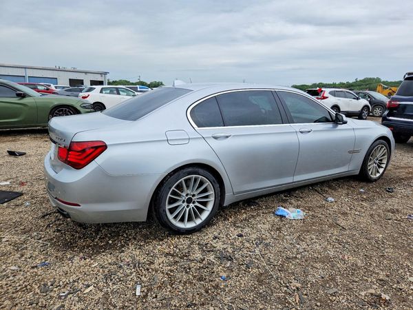 2013 BMW 750