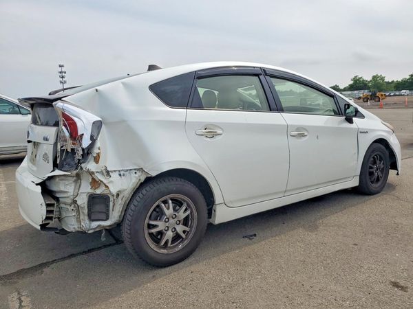 2015 TOYOTA PRIUS