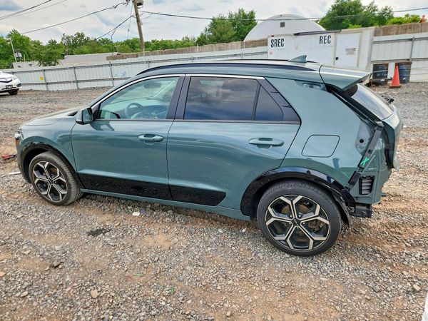 2023 KIA NIRO EX