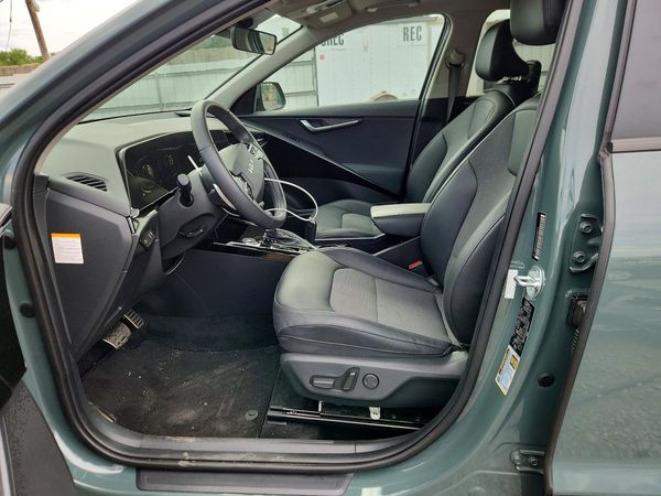 2023 KIA NIRO EX